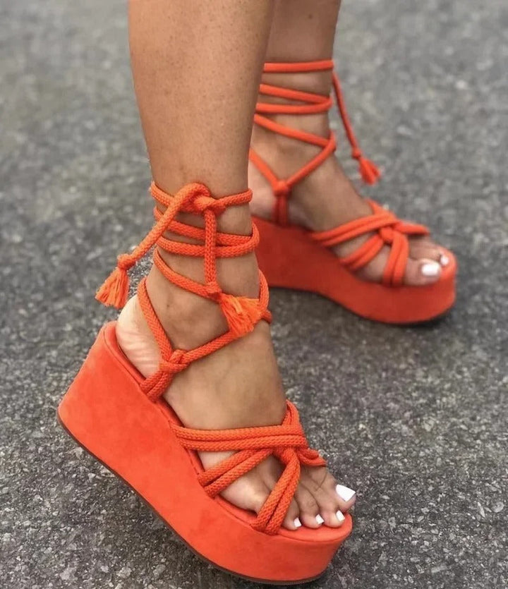 W&W Mode | Stilvolle Keilabsatzsandalen
