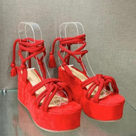 WW | Stilvolle Keilabsatzsandalen