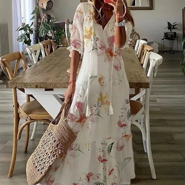 WW | Maxikleid mit halben Ärmeln und V-Ausschnitt mit Blumenmuster