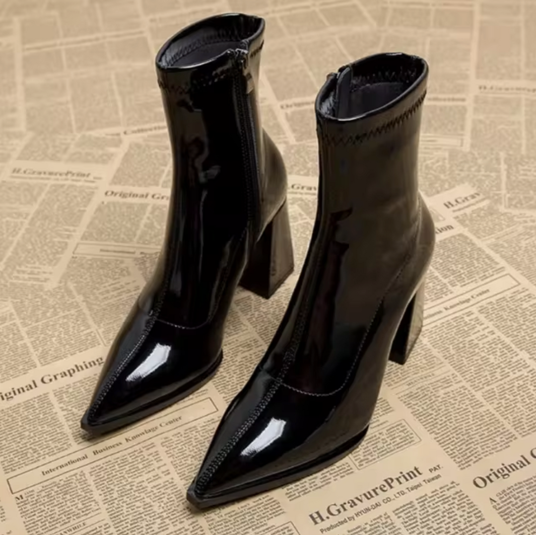 W&W Mode | Glänzende Lackleder Stiefeletten für Damen