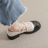 WW | Zweifarbige Mary-Jane-Flats mit Doppelriemen