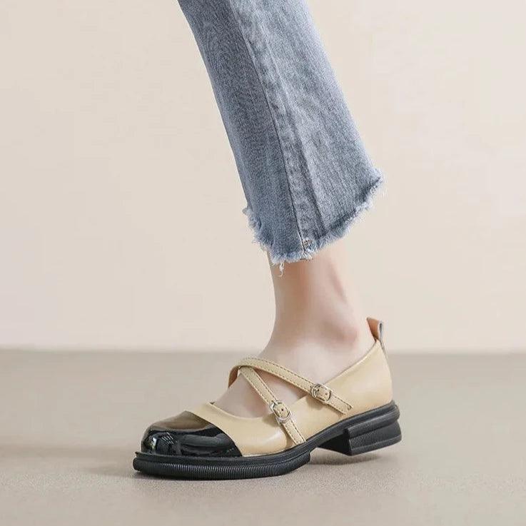 WW | Zweifarbige Mary-Jane-Flats mit Doppelriemen