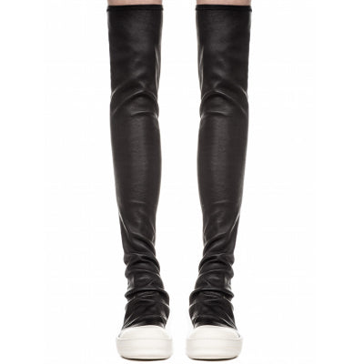 W&W Mode | Flache Stiefel für Frauen