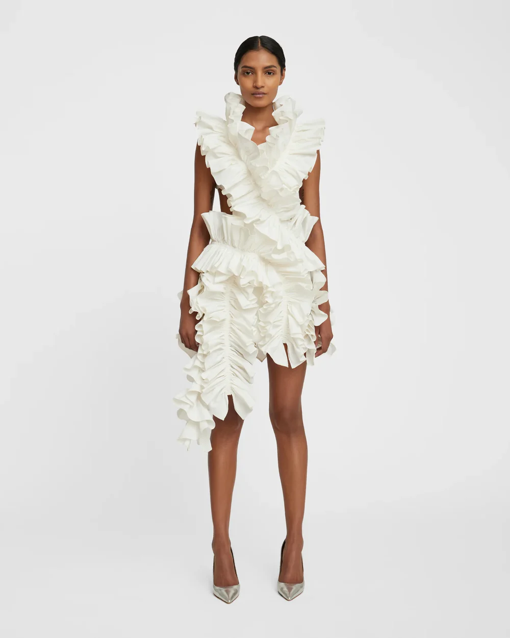 Damenkleid mit asymmetrischem Stufenschnitt