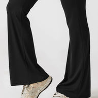 WW | Hals Jumpsuit mit Ausgestellten Beinen | Elegantes und Figurbetontes Design
