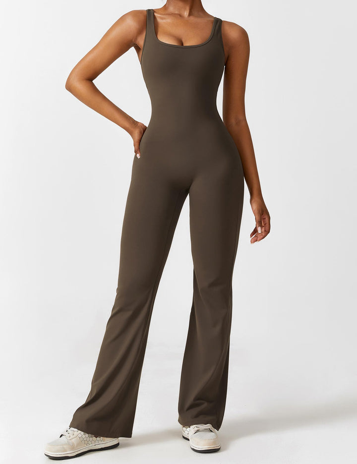 W&W Mode | Hals Jumpsuit mit Ausgestellten Beinen | Elegantes und Figurbetontes Design
