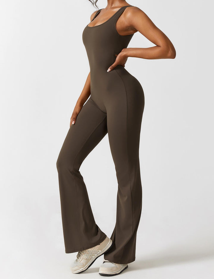 W&W Mode | Hals Jumpsuit mit Ausgestellten Beinen | Elegantes und Figurbetontes Design