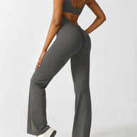 WW | Hals Jumpsuit mit Ausgestellten Beinen | Elegantes und Figurbetontes Design