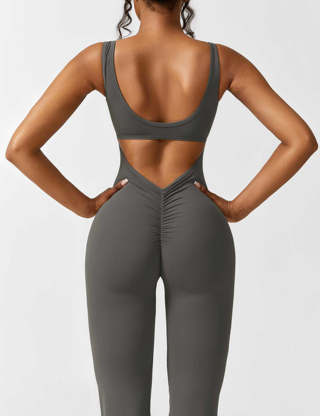W&W Mode | Hals Jumpsuit mit Ausgestellten Beinen | Elegantes und Figurbetontes Design