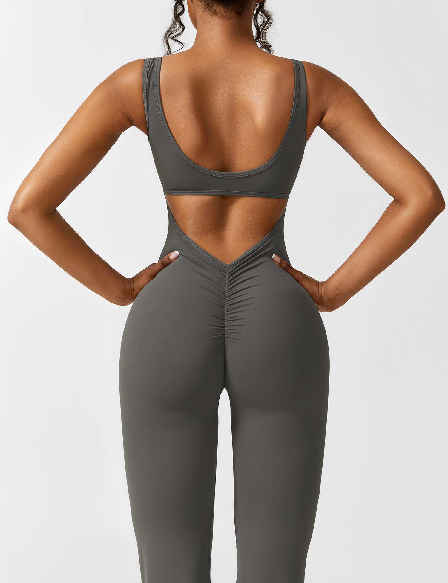 WW | V-Rücken Auslaufender Jumpsuit