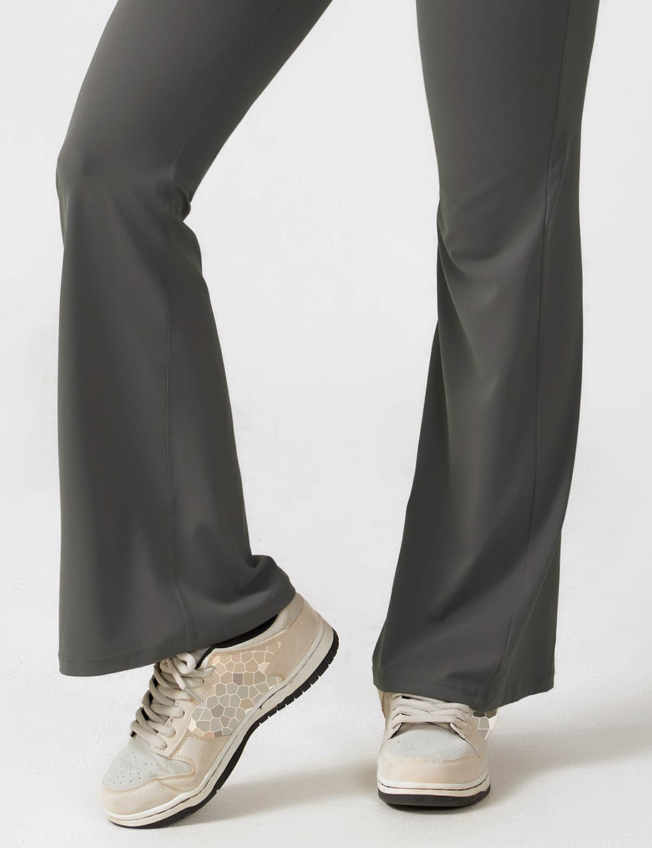 WW | Hals Jumpsuit mit Ausgestellten Beinen | Elegantes und Figurbetontes Design