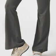 WW | Hals Jumpsuit mit Ausgestellten Beinen | Elegantes und Figurbetontes Design