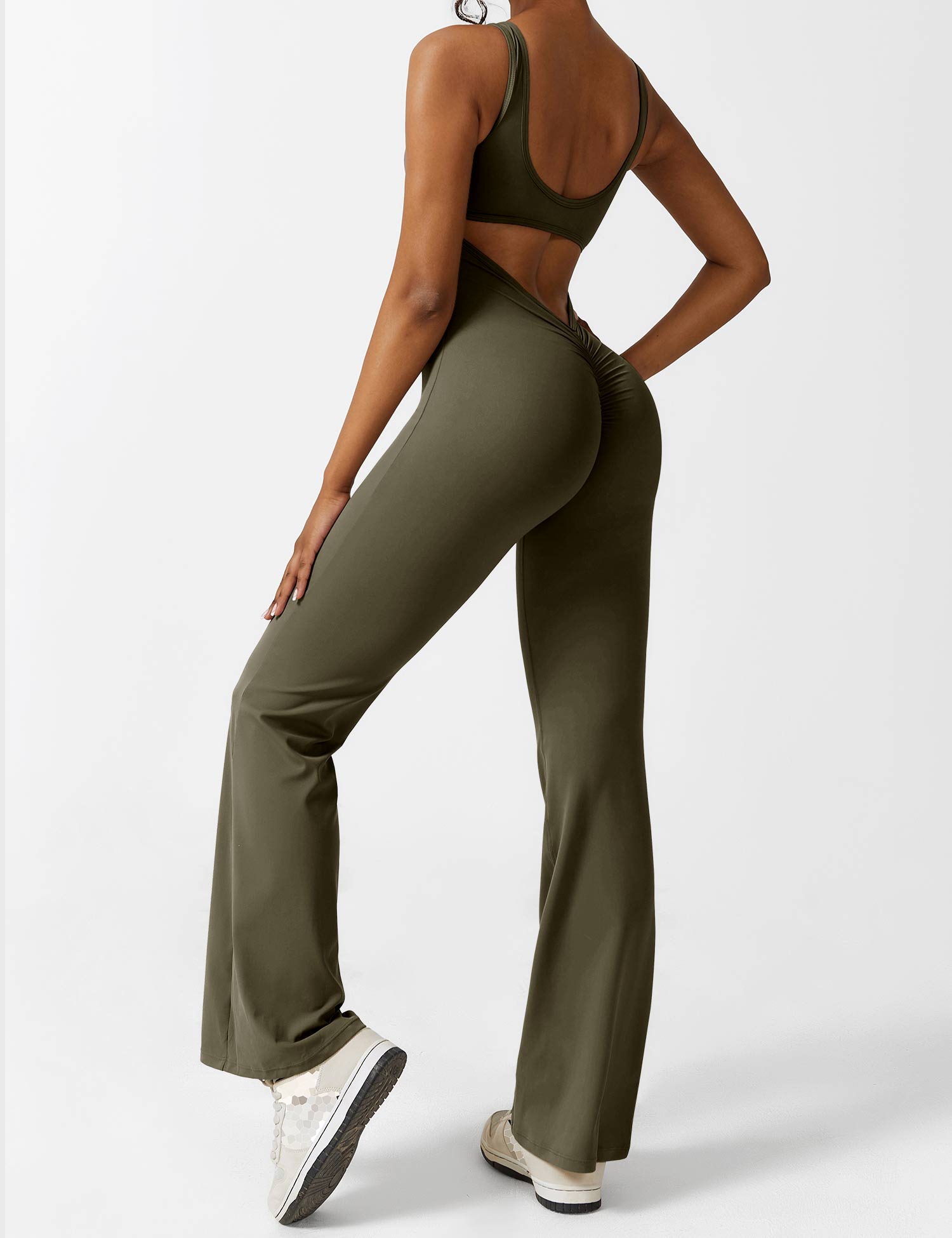 WW | V-Rücken Auslaufender Jumpsuit