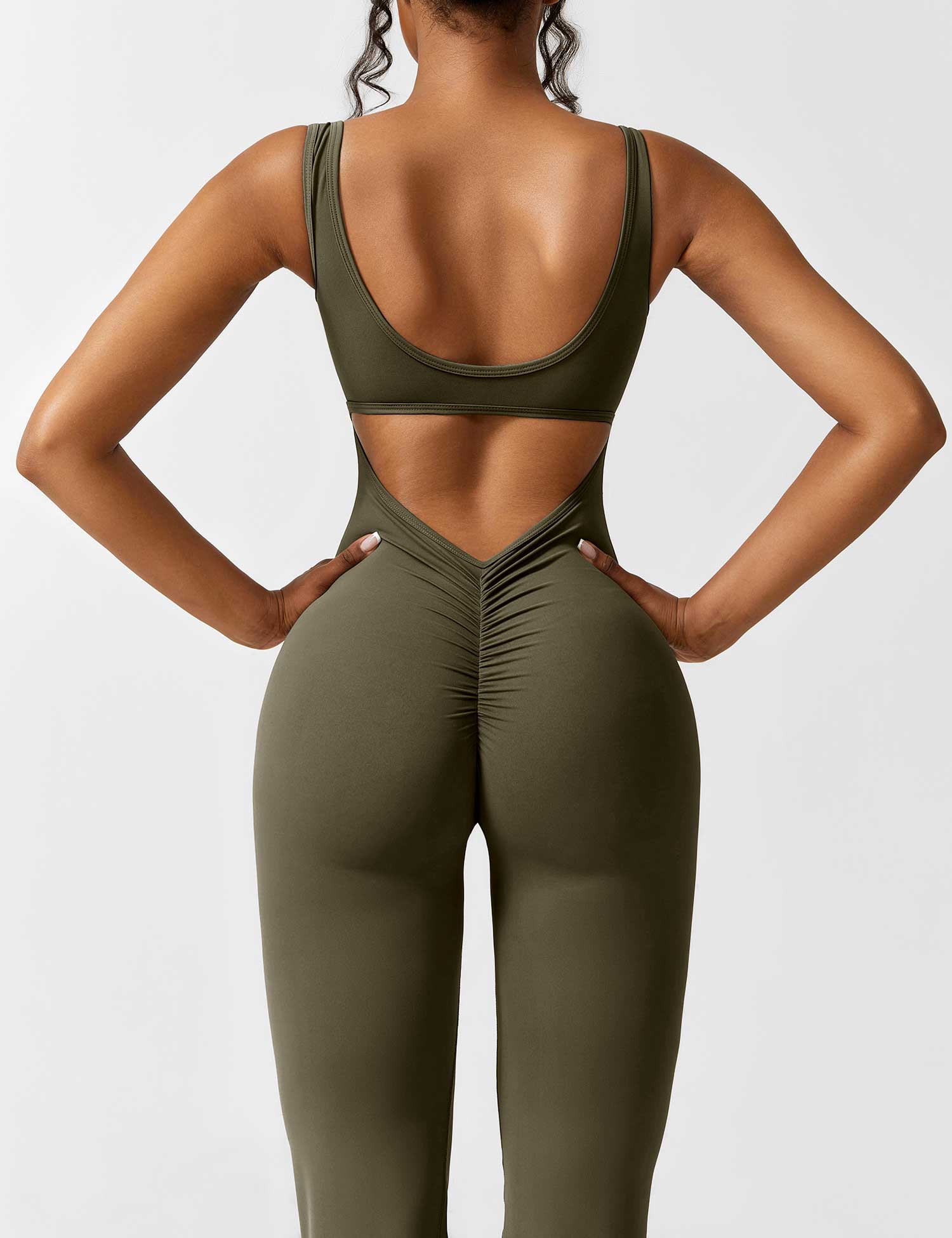 WW | V-Rücken Auslaufender Jumpsuit