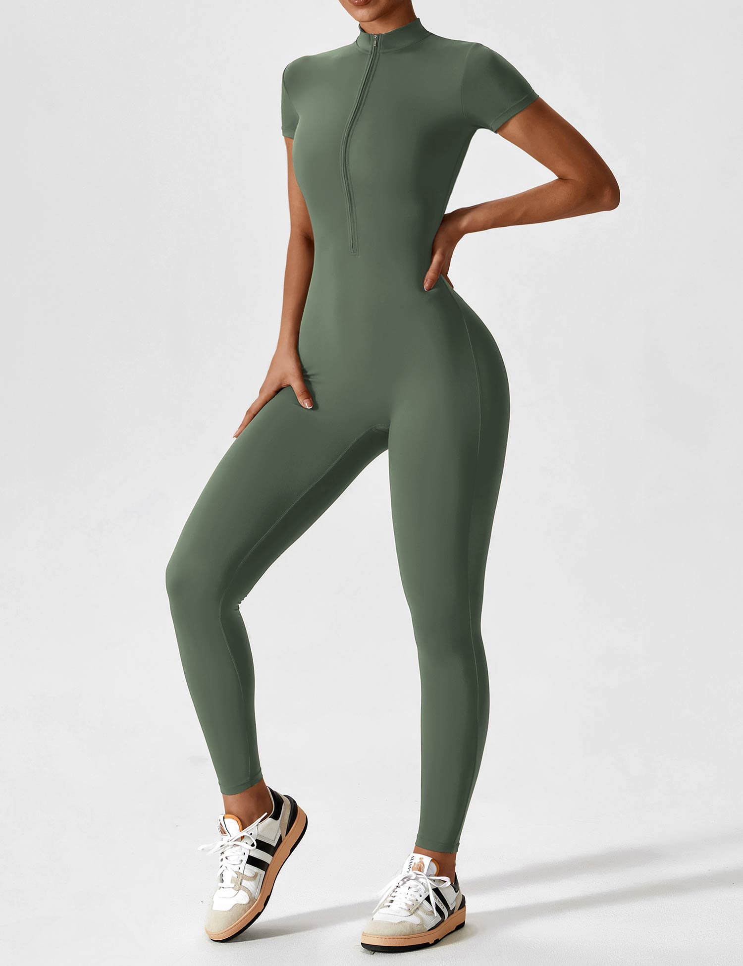 LenaFit – Kurzarm-Reißverschluss-Jumpsuits
