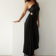 WW | One Shoulder Plissee Midi Kleid
