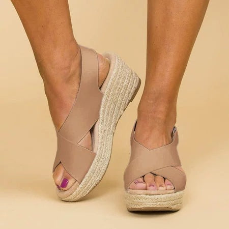 Beige Orthopädische Sommersandalen mit überkreuztem Design und verstellbarem Riemen