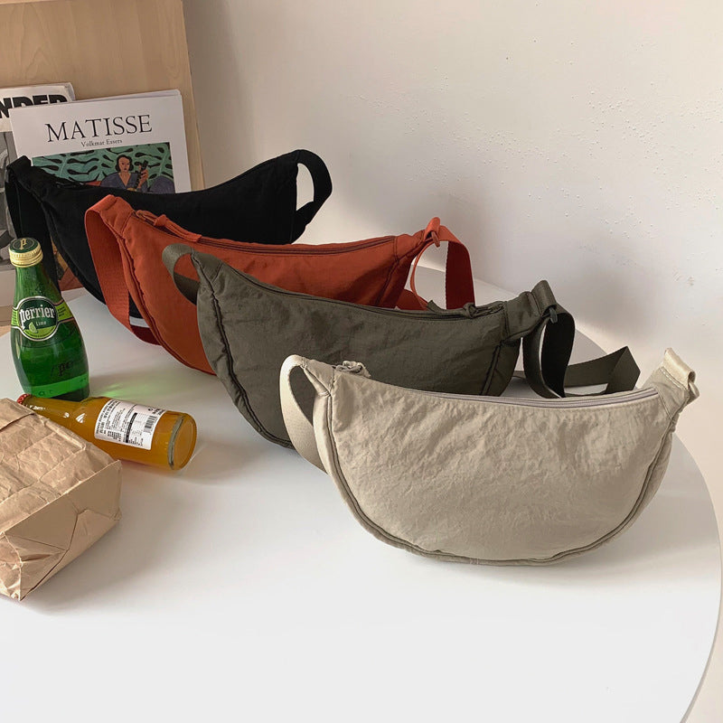 W&W | Halbmondförmige Tasche