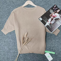 W&W - Goldfarbener einfarbiger Pullover mit Rundhalsausschnitt