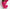 Stilvolle Frau in einer rosa Bluse, posiert mit einer weißen Tasche und hält ihren Hals auf weißem Hintergrund