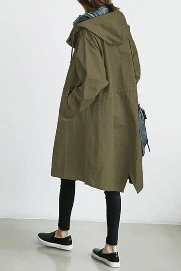 Rückansicht des langer armeegrün trenchcoat