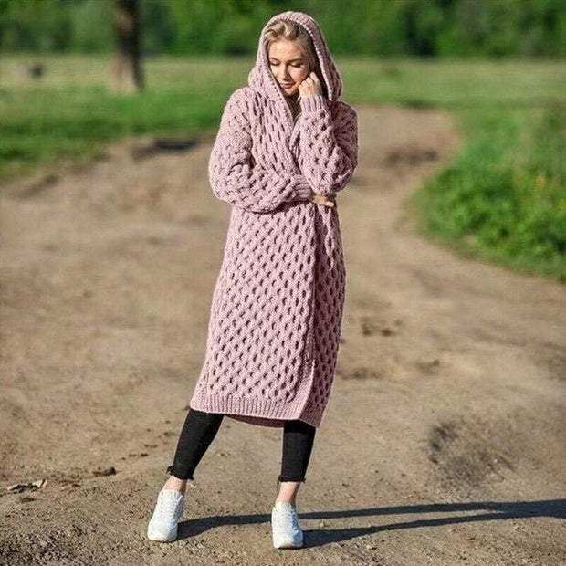 Sabinea - Warme Damen-Strickjacke mit Kapuze - FashionWOLF